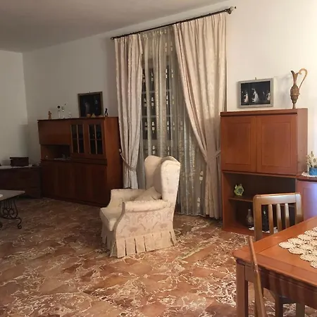 Ninetta Nyaraló Pisticci